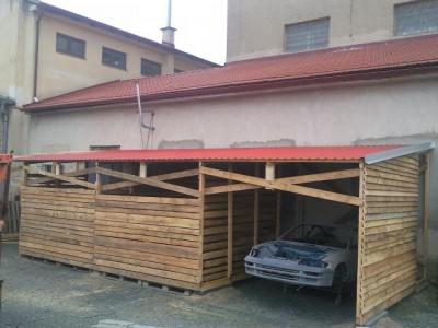 CRX v dřevníku.jpg