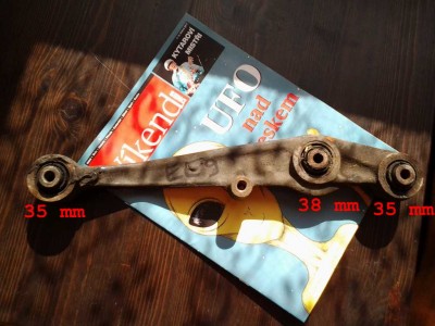 zadní spodní rameno EE8 EE9.jpg