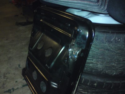 plech sedáku na opravu.JPG