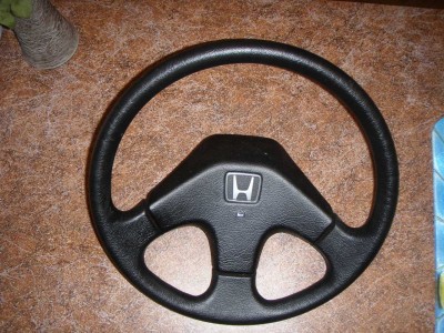 volant EE8 a ED9 rozdíly - 03.jpg